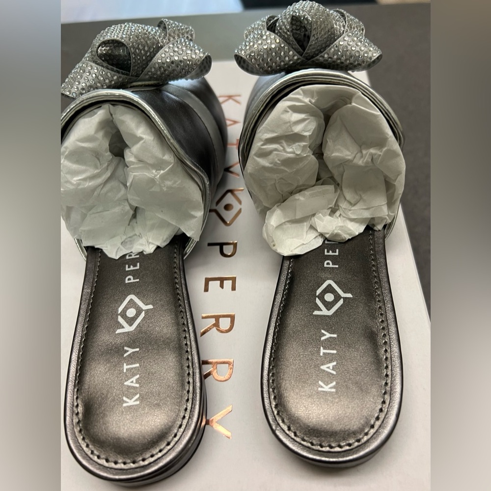 Katy Perry - size 5 M - NEW in box Gun Metal Gray Pointed Slip-On Mules with Bow - Picture 6 of 12